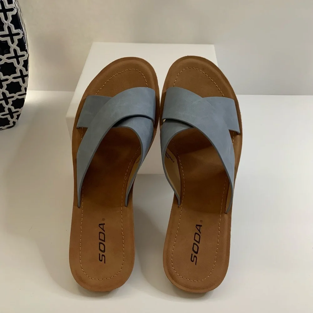 Soda Crossover Strapy Sandals 8.5,10 Blue color NWOT - Picture 4 of 9